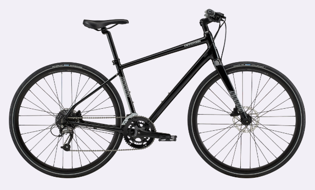 Cannondale（キャノンデール）のクロスバイク「Quick」シリーズの側面画像。艶のあるブラックのフレームに、フロントフォークと後輪ステーに幾何学模様の反射デザインが入ったモデル。