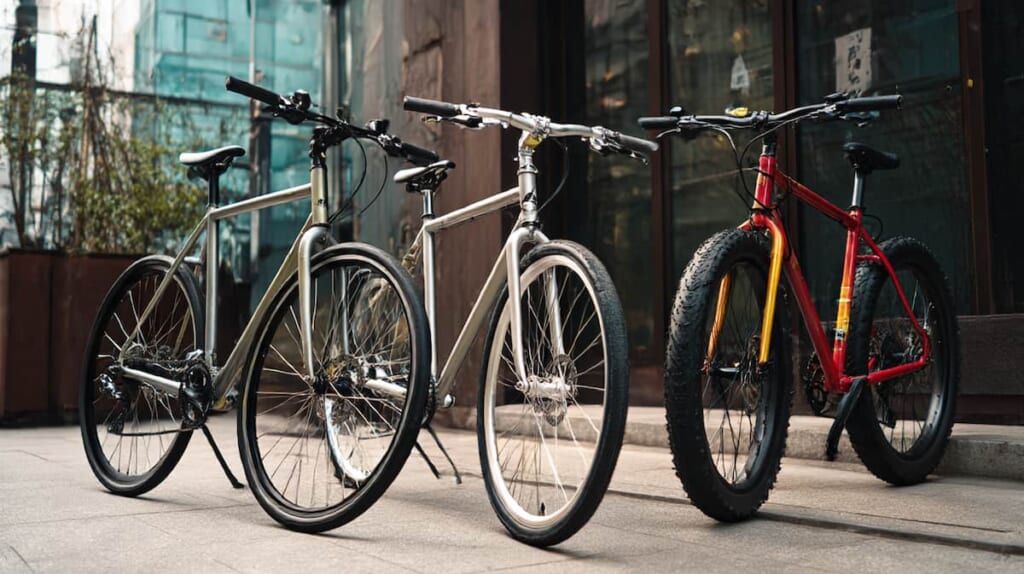 シボレー・ルノー・ハマー系クロスバイクの特徴が異なる3台を並べた比較イメージ